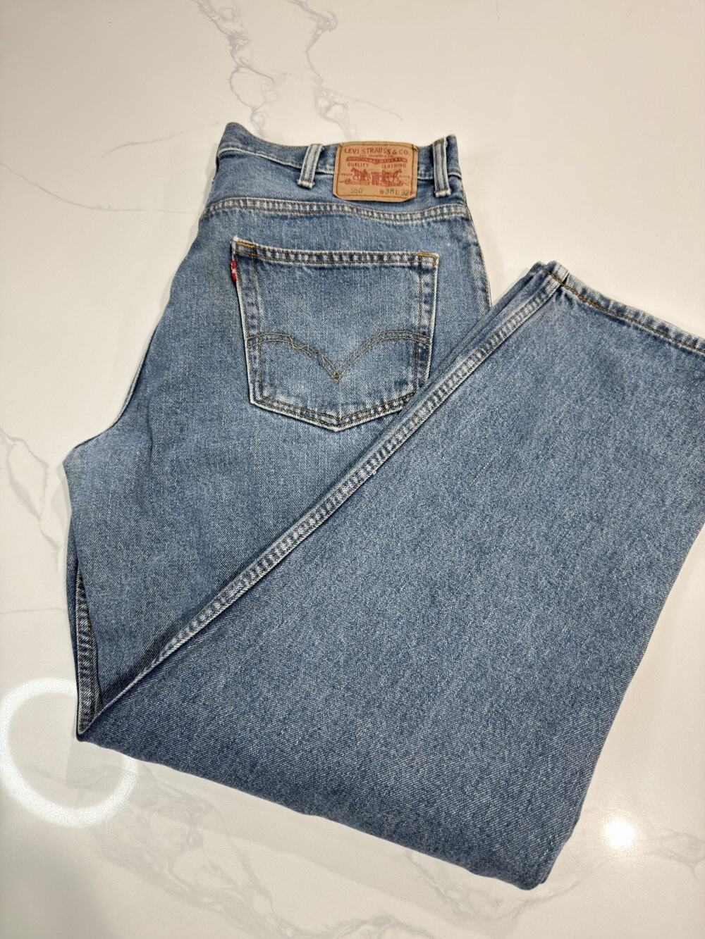Levi's 550 Men's Medium Wash Blue Denim Relaxed Fit Straight Jeans 38 X 32